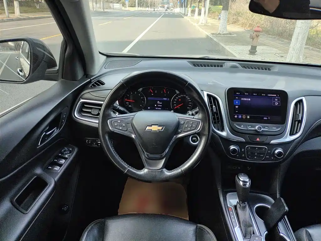 Chevrolet Equinox — фото 11