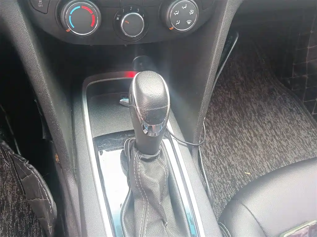 Chevrolet Cavalier — фото 14