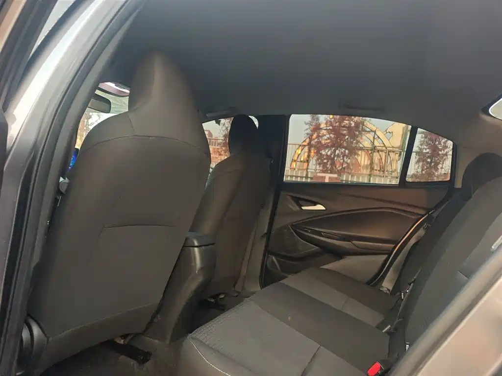 Chevrolet Cavalier — фото 14