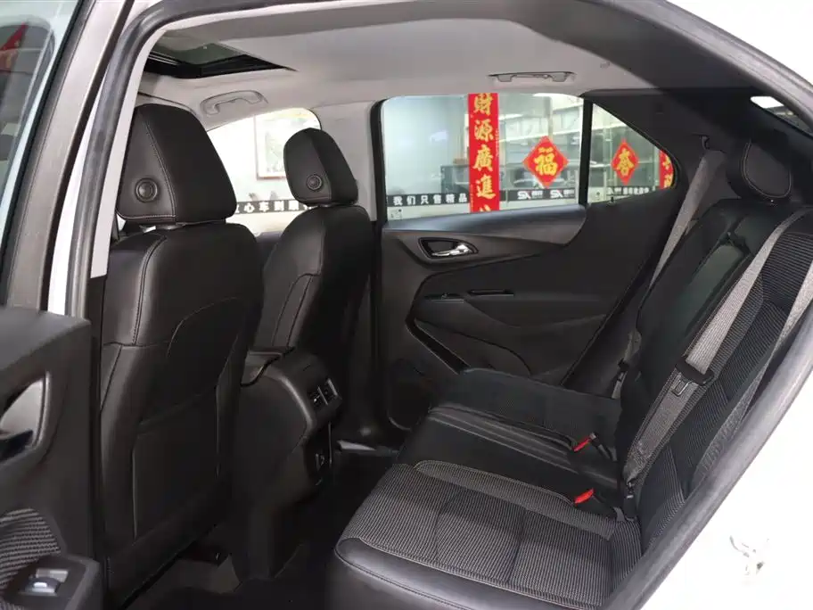 Chevrolet Equinox — фото 10