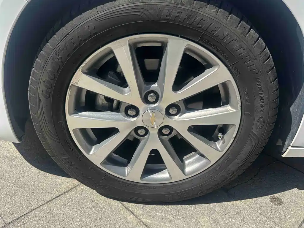 Chevrolet Malibu — фото 14