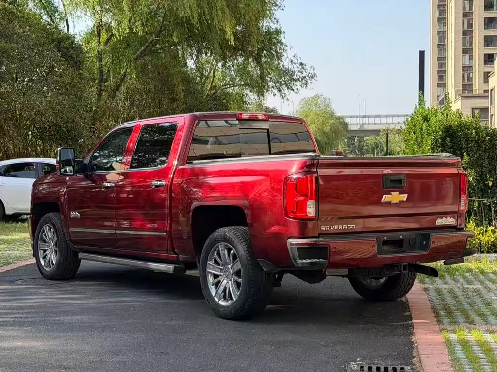 Chevrolet Silverado — фото 4