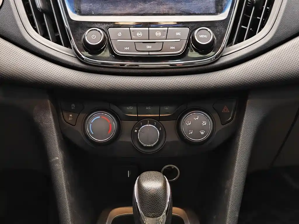 Chevrolet Monza — фото 17