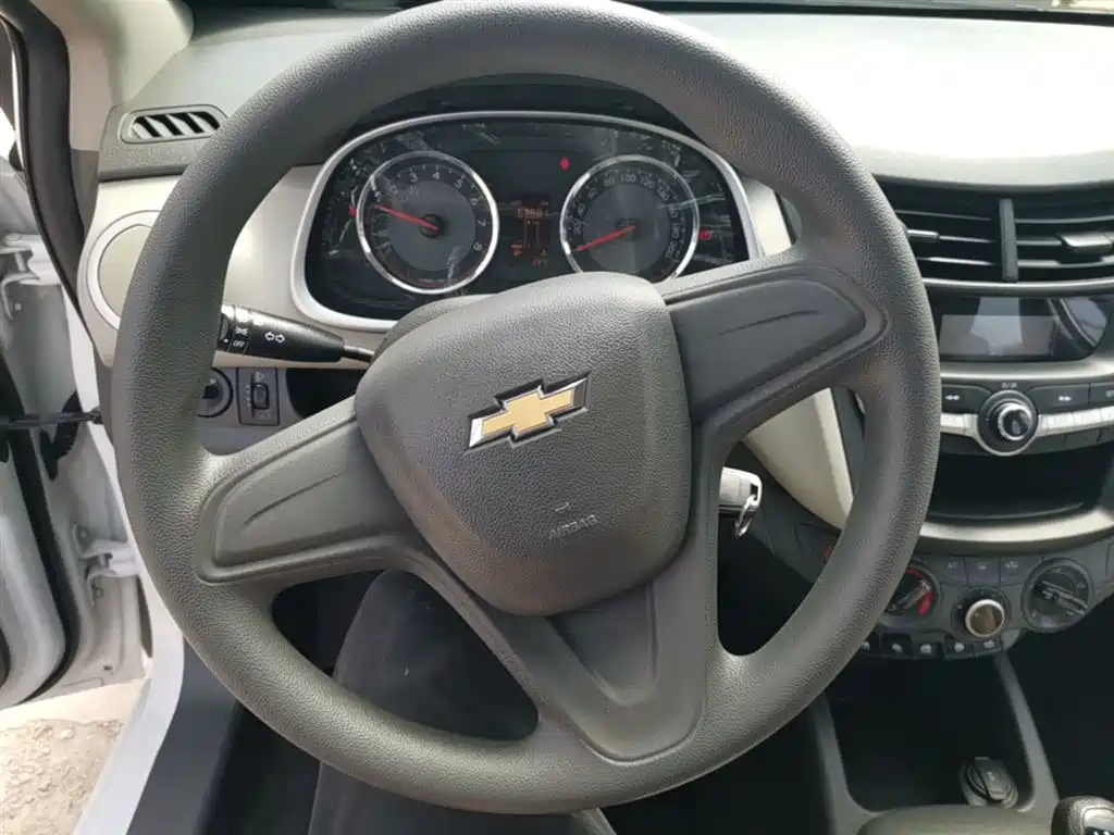 Chevrolet Sail — фото 11