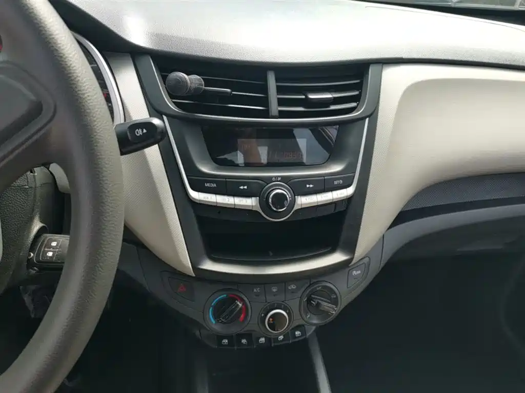 Chevrolet Sail — фото 13