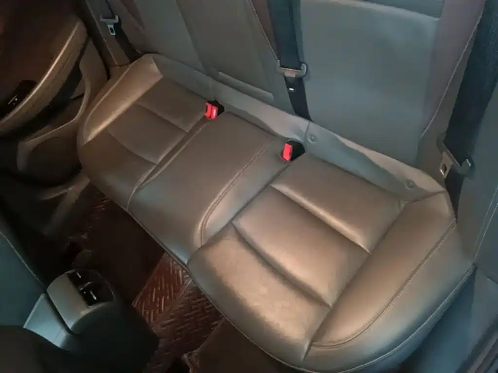 Chevrolet Malibu — фото 17