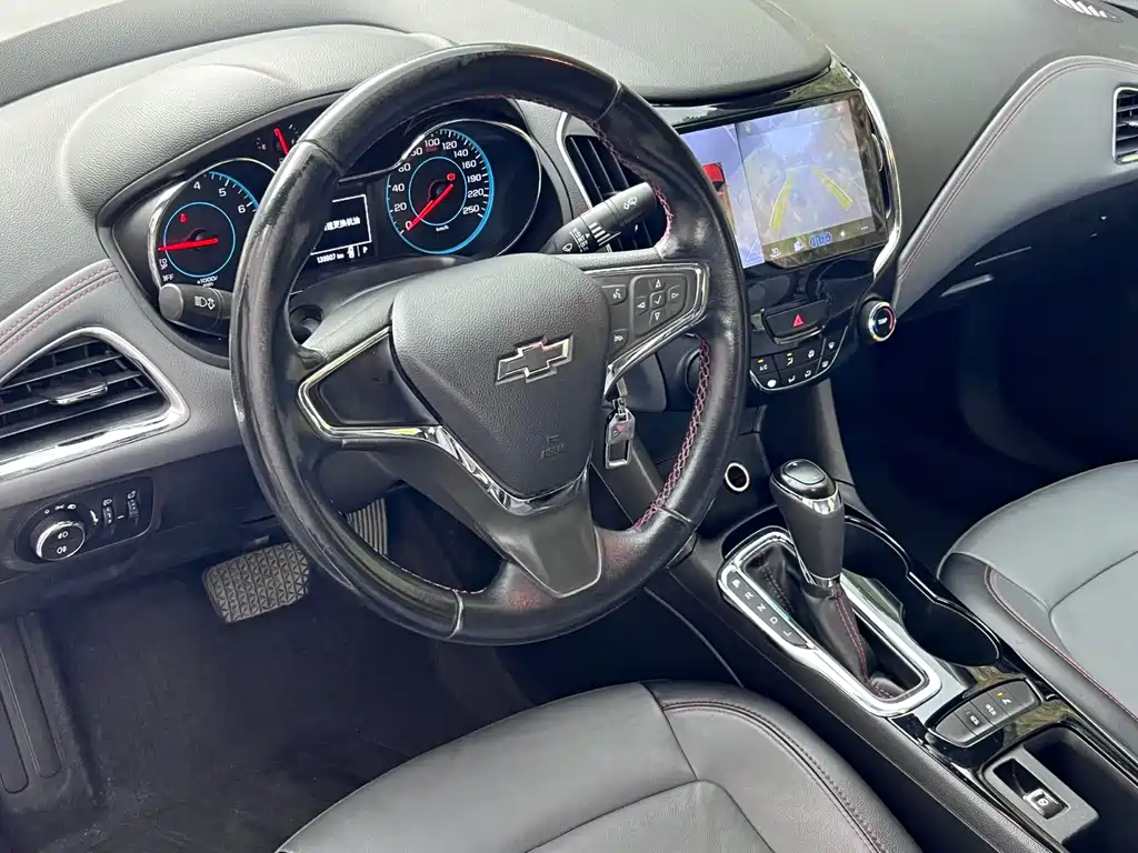 Chevrolet Cruze — фото 14