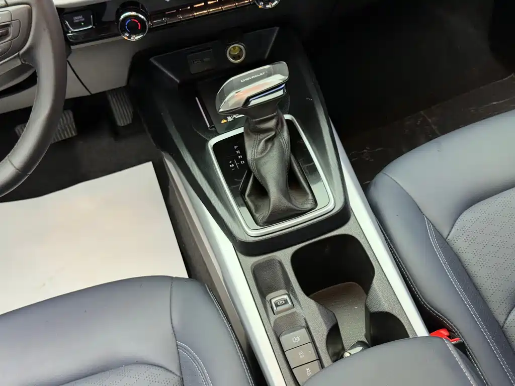 Chevrolet Monza — фото 17