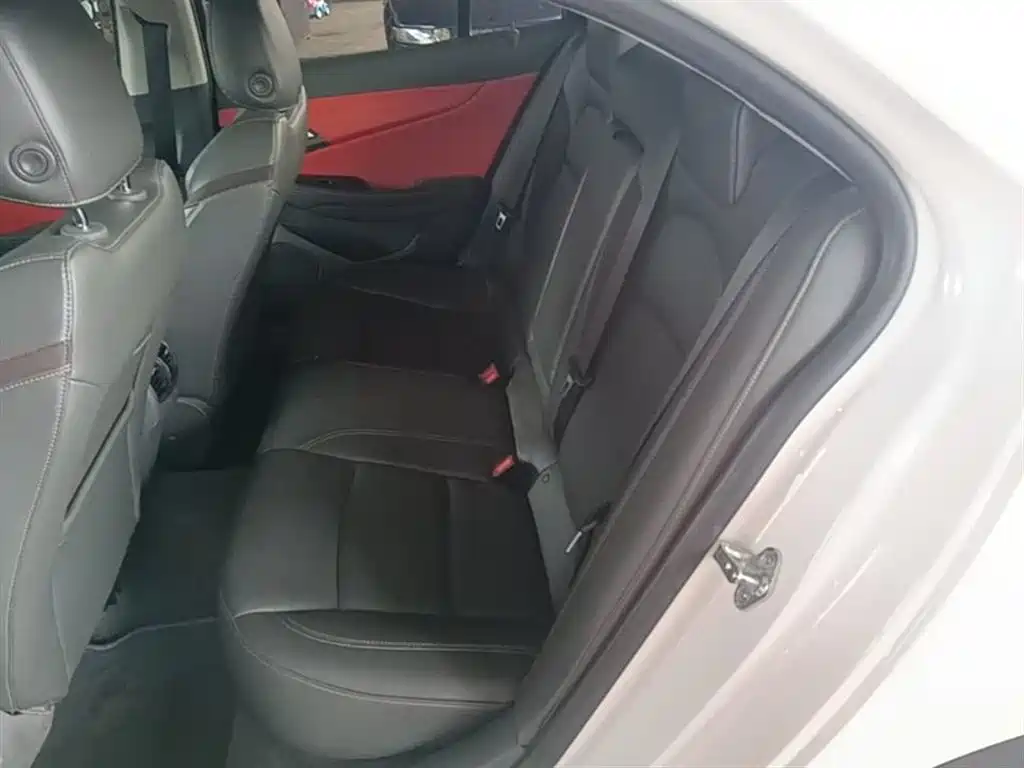 Chevrolet Malibu — фото 17