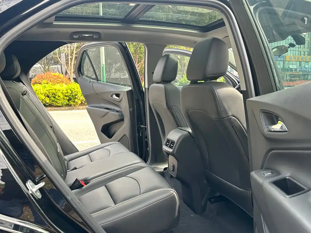 Chevrolet Equinox — фото 11
