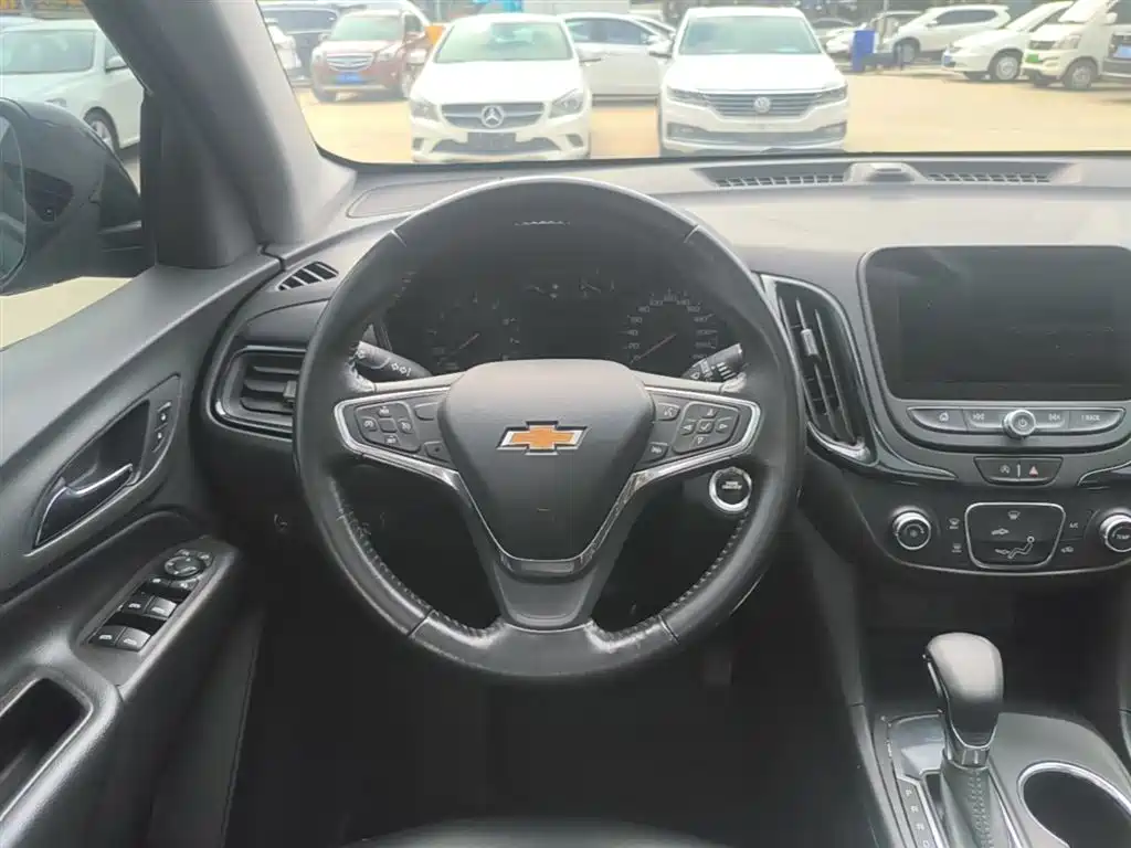 Chevrolet Equinox — фото 11