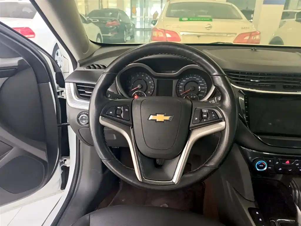 Chevrolet Malibu — фото 11