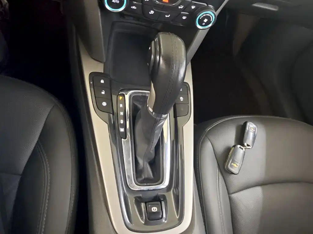 Chevrolet Malibu — фото 14