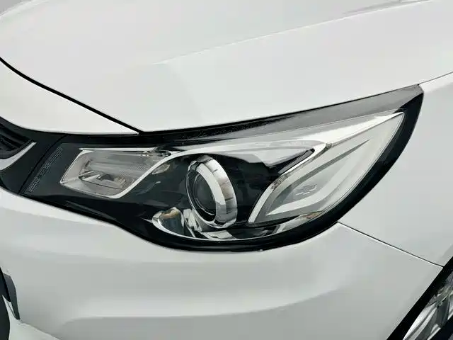 Chevrolet Malibu — фото 17