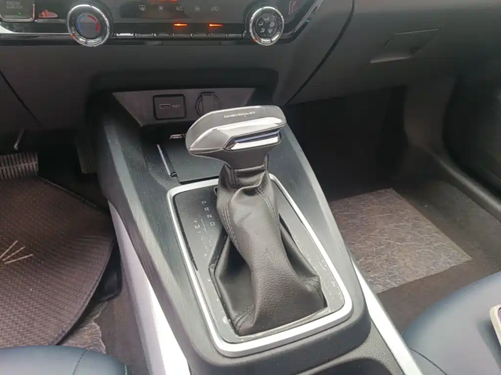 Chevrolet Monza — фото 14