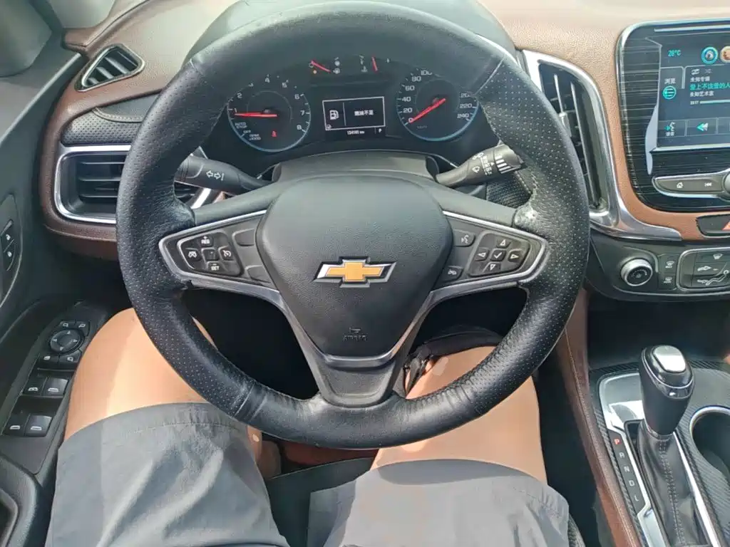 Chevrolet Equinox — фото 11