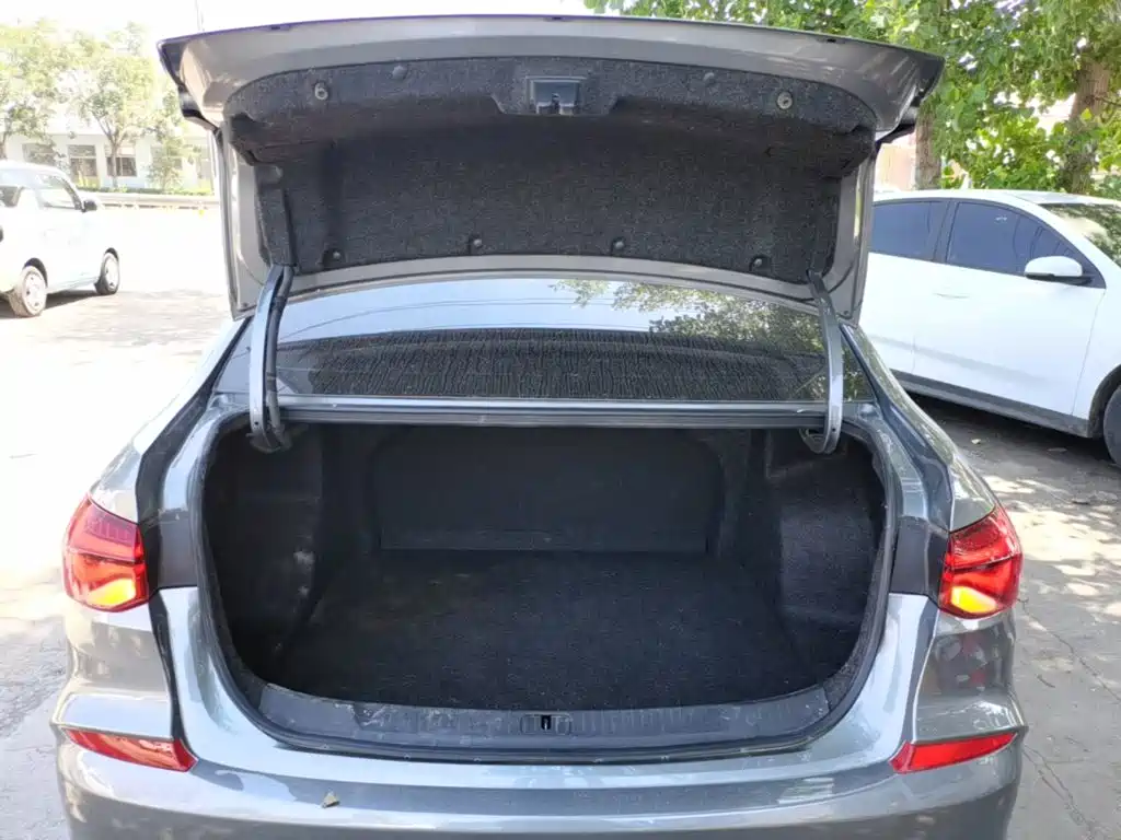 Chevrolet Monza — фото 19