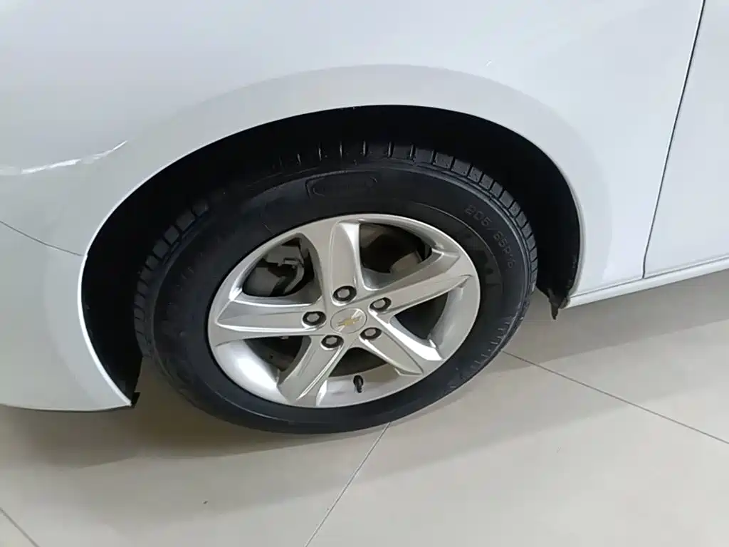 Chevrolet Malibu XL — фото 23
