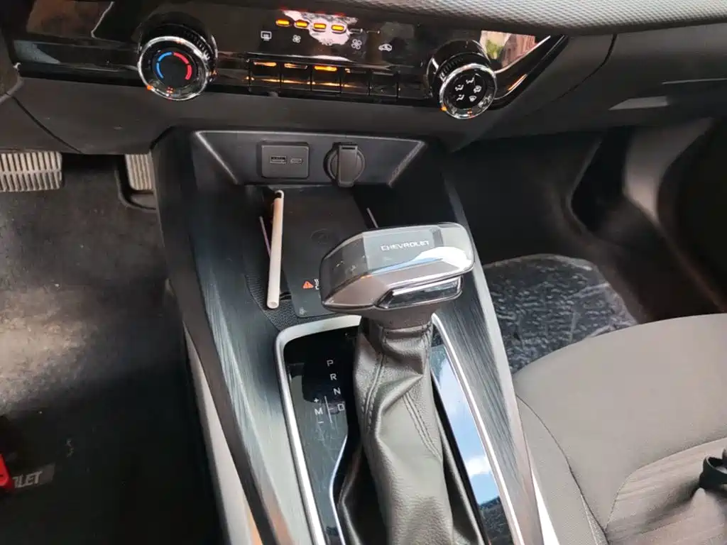 Chevrolet Monza — фото 14
