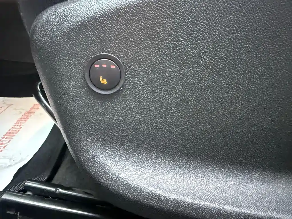 Chevrolet Monza — фото 17