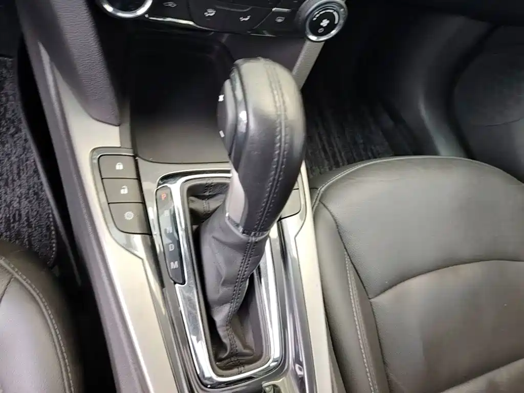 Chevrolet Malibu — фото 14