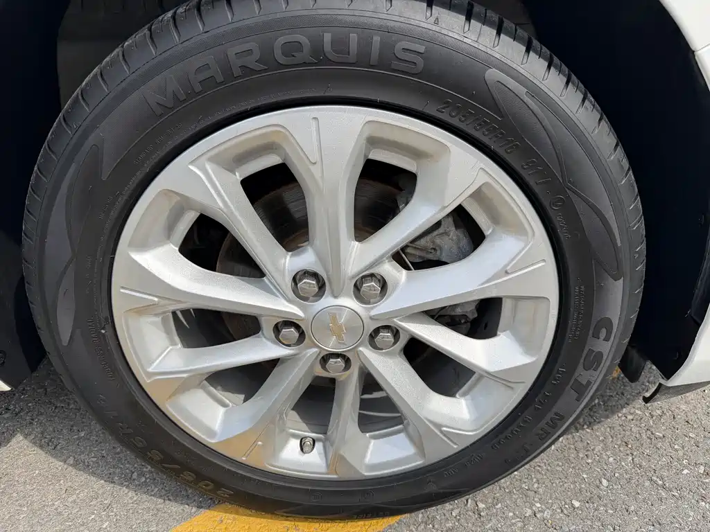 Chevrolet Monza — фото 15