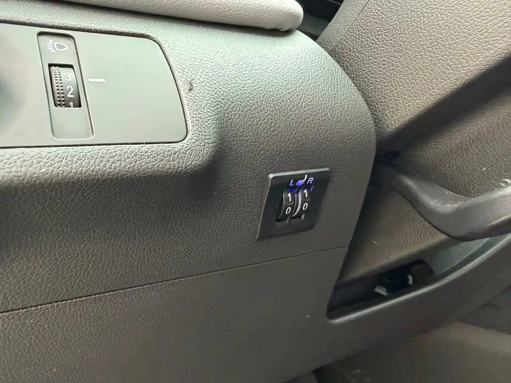 Chevrolet Monza — фото 21