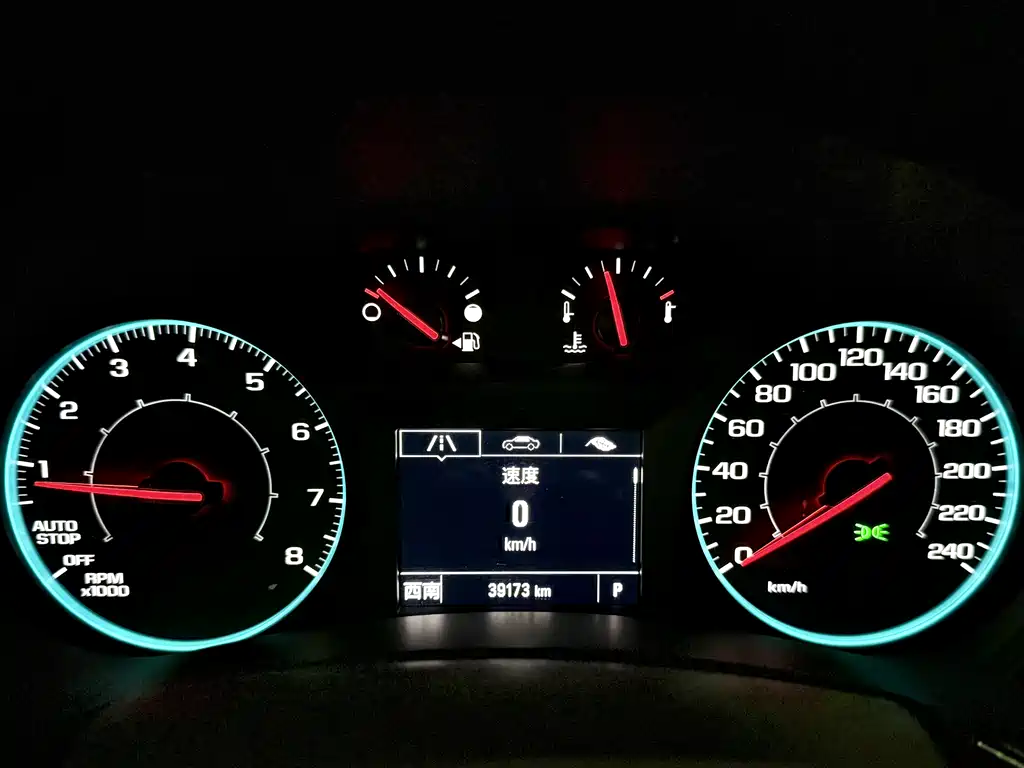 Chevrolet Equinox — фото 13