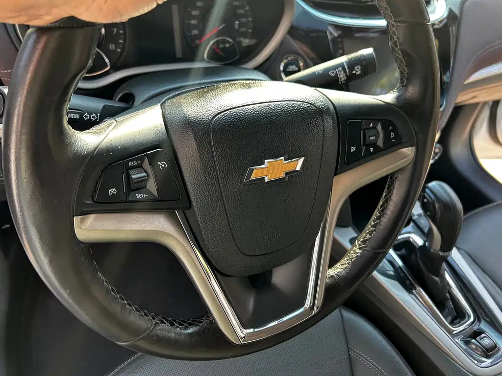 Chevrolet Malibu — фото 18