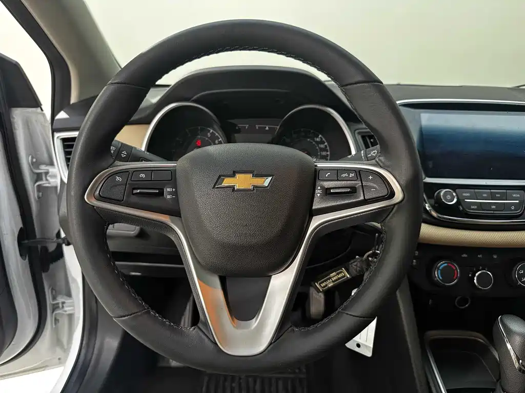Chevrolet Monza — фото 15