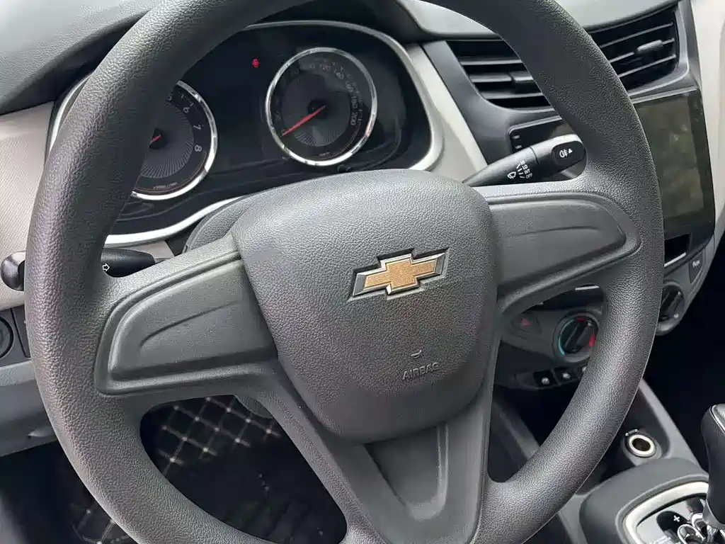 Chevrolet Sail — фото 10