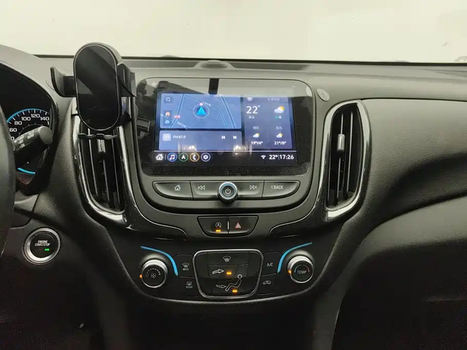 Chevrolet Equinox — фото 13