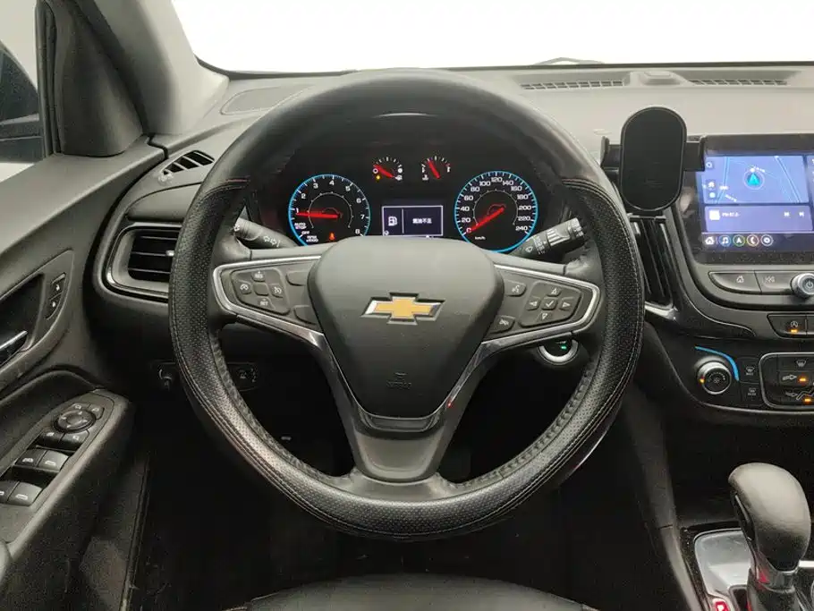 Chevrolet Equinox — фото 15