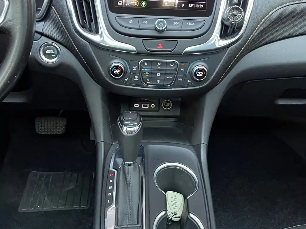 Chevrolet Equinox — фото 11