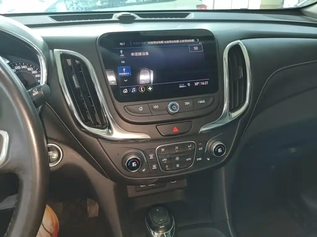 Chevrolet Equinox — фото 13