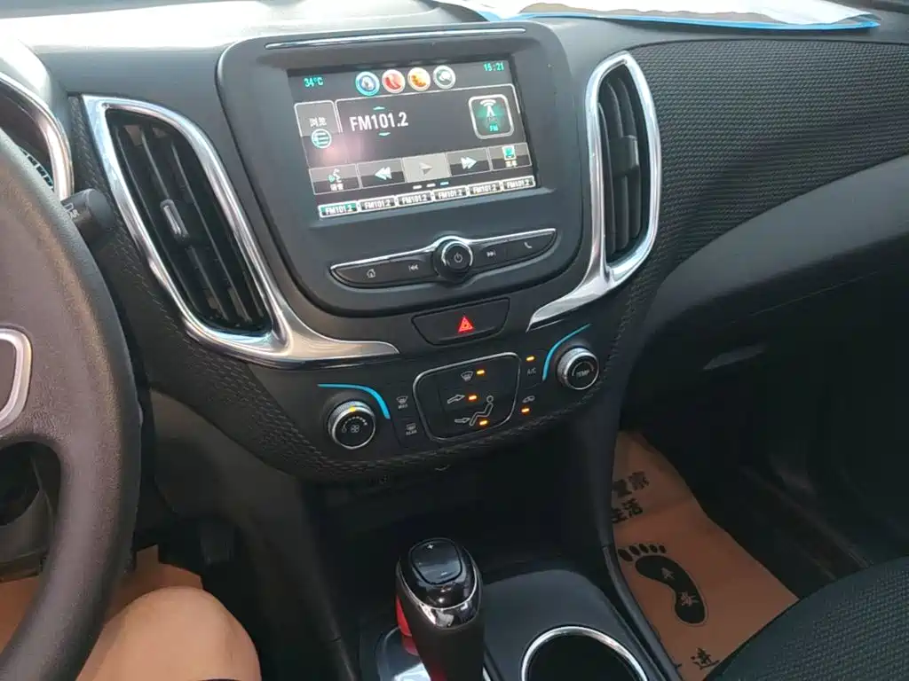 Chevrolet Equinox — фото 13
