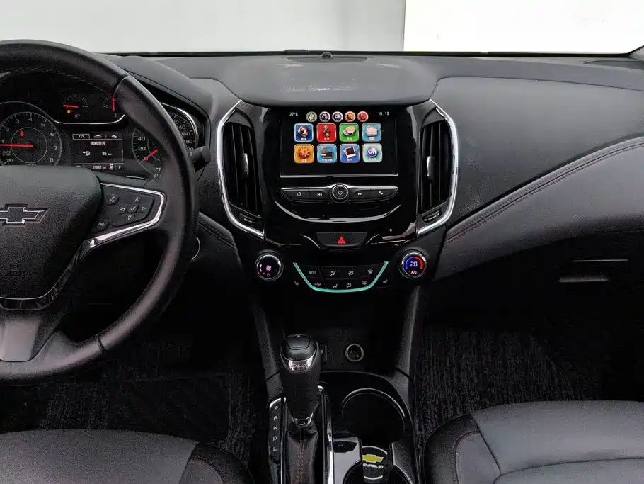 Chevrolet Cruze — фото 13