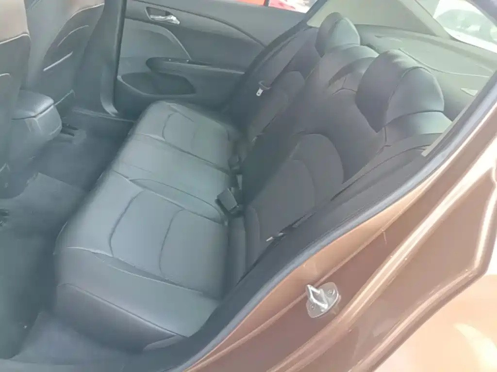 Chevrolet Cavalier — фото 17