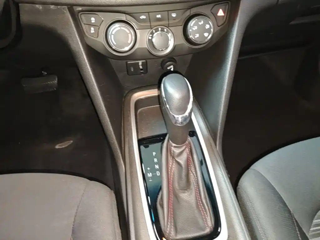 Chevrolet Monza — фото 14