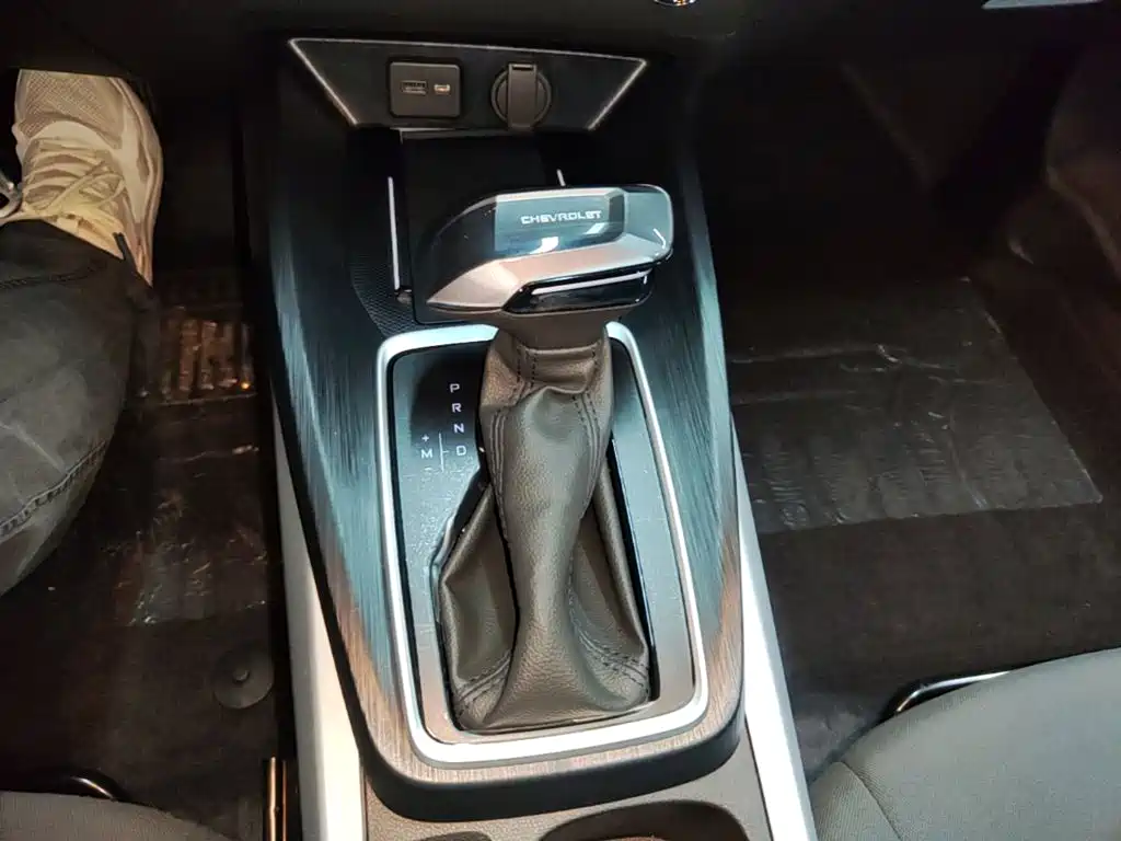 Chevrolet Monza — фото 14