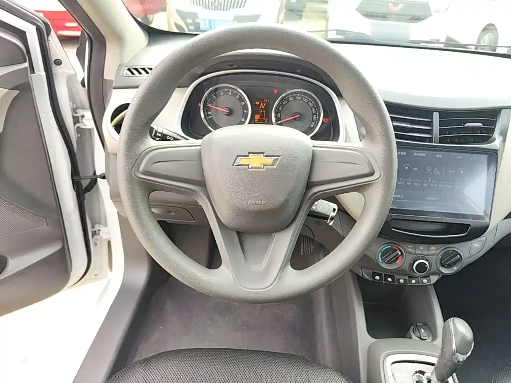 Chevrolet Sail — фото 11