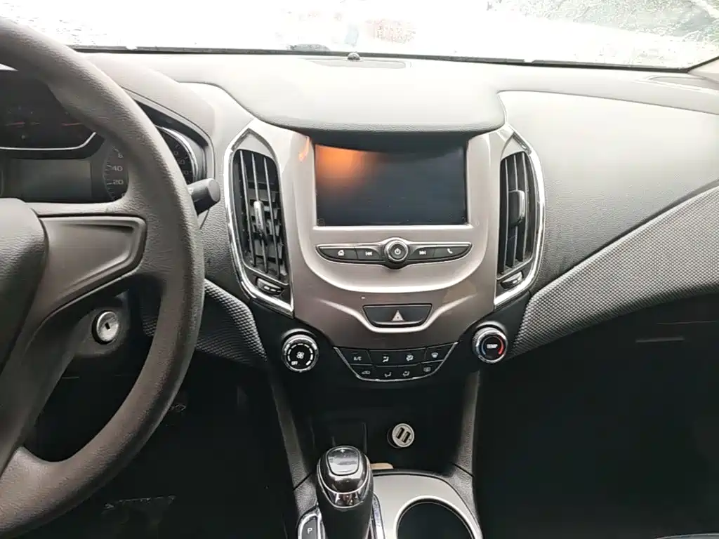 Chevrolet Cruze — фото 13