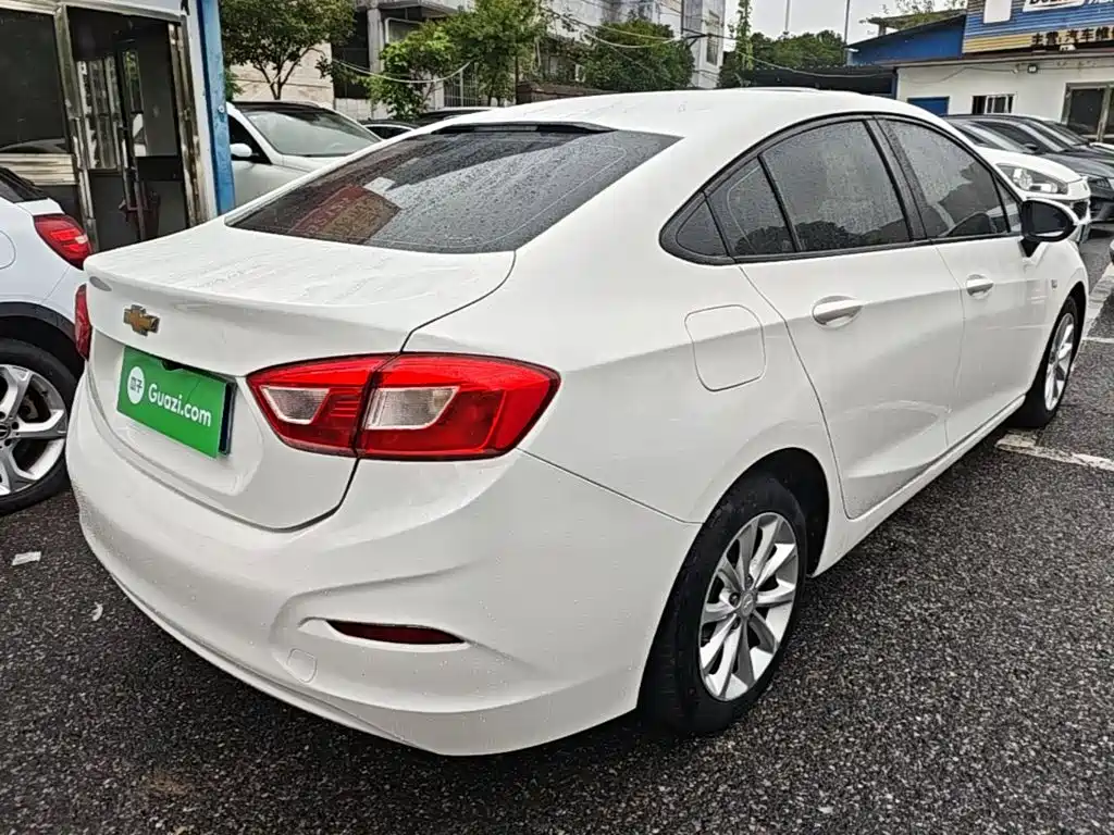 Chevrolet Cruze — фото 7