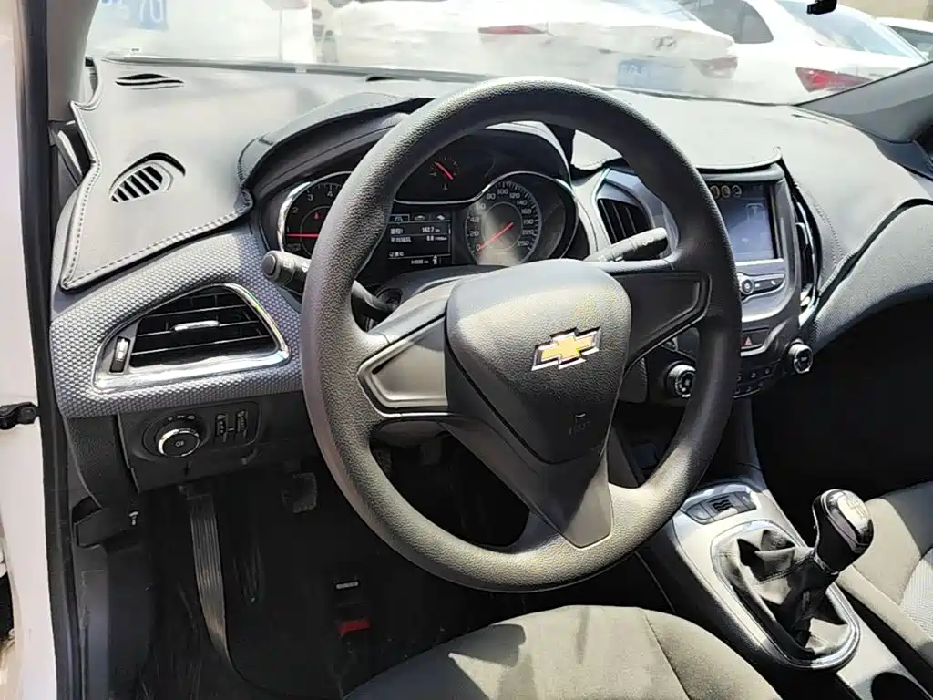 Chevrolet Cruze — фото 11