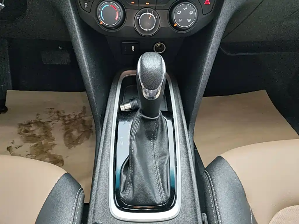 Chevrolet Monza — фото 14