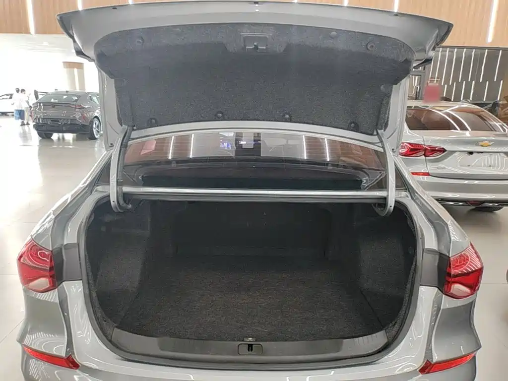 Chevrolet Monza — фото 19