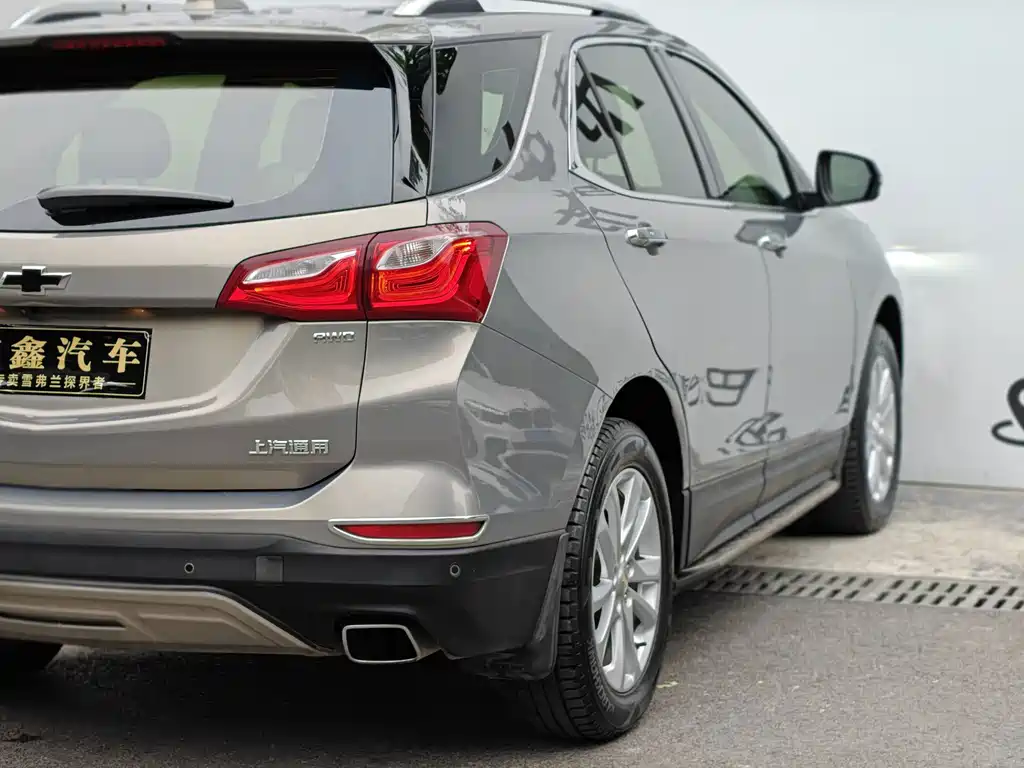 Chevrolet Equinox — фото 11