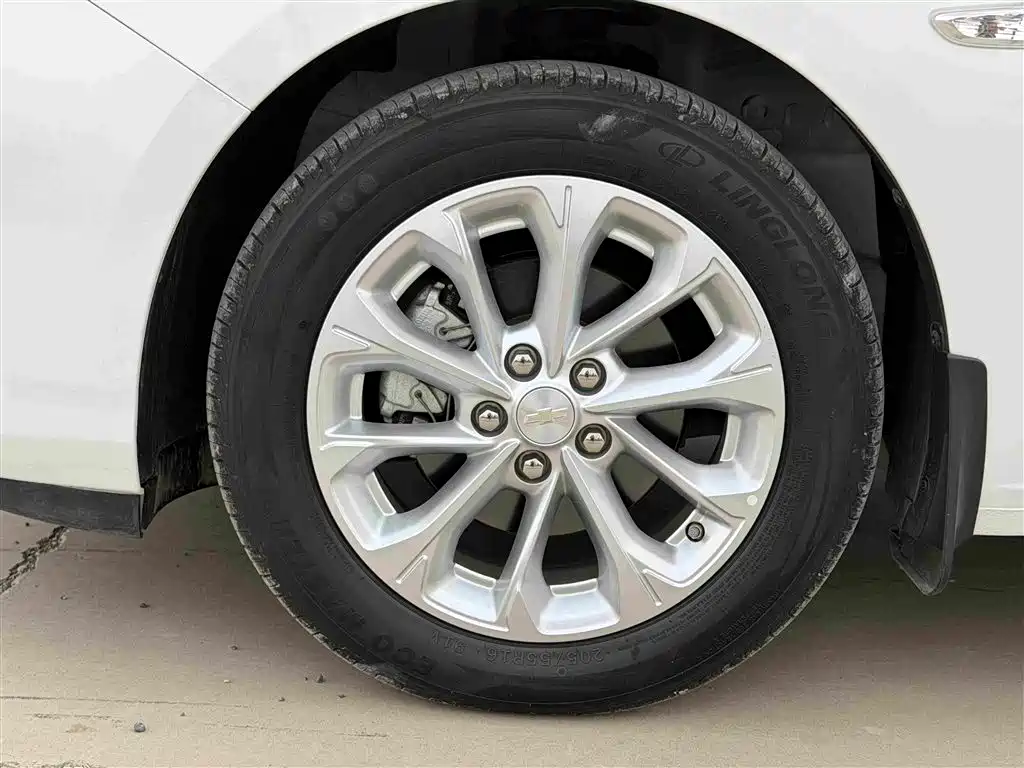 Chevrolet Monza — фото 14