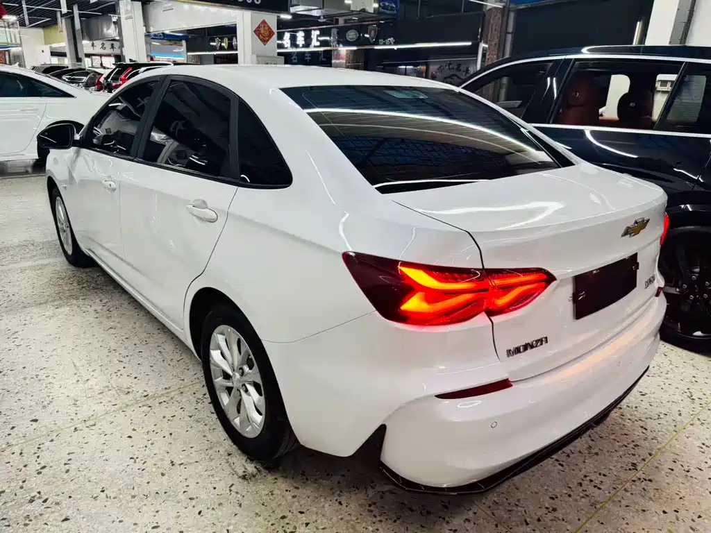 Chevrolet Monza — фото 18