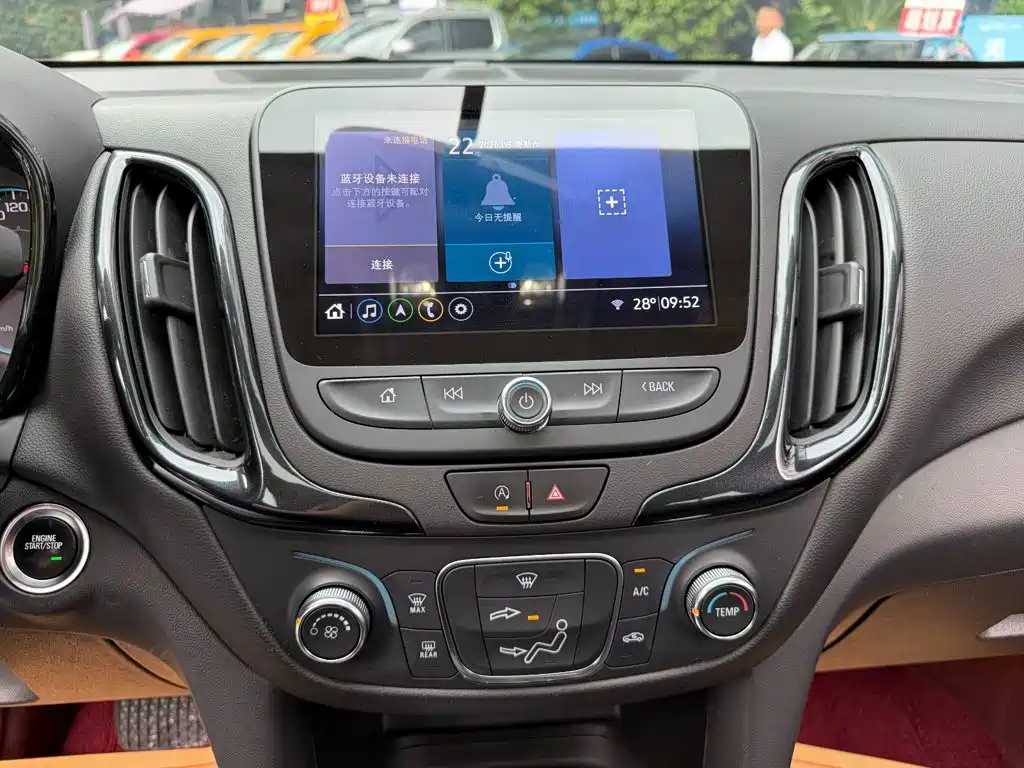 Chevrolet Equinox — фото 10